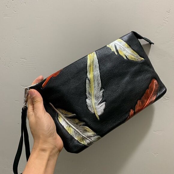 Handmade Genuine Leather Feather Embossed XL Zip Clutch/Wristlet/ Crossbody - Picture 3 of 16